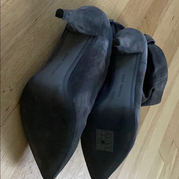 Michael Kors Grey suede ankle booties size 7/37 - Picture 3 of 6